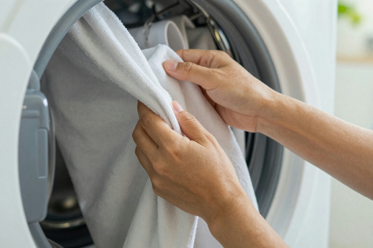 Evitare che le tende si restringano in lavatrice è possibile: 5 consigli infallibili da seguire